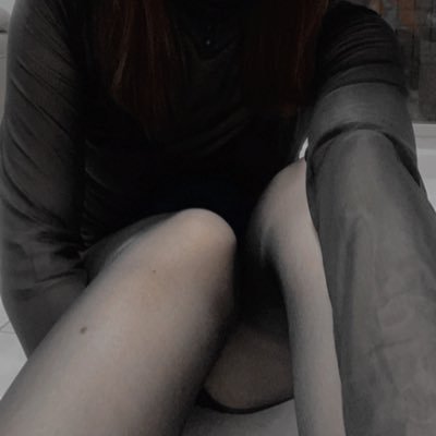 LIN_199811's profile picture. 喜欢软开、性虐，有点色。别认我。 学舞蹈与音乐，极度反差。「傳雞、在嗎？」等不回    79ochres.whiner@icloud.com