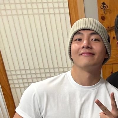 yorubii13's profile picture. life goes on