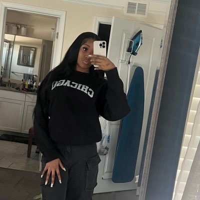 t0tallynotnaya_'s profile picture. I'm just chatting ngl