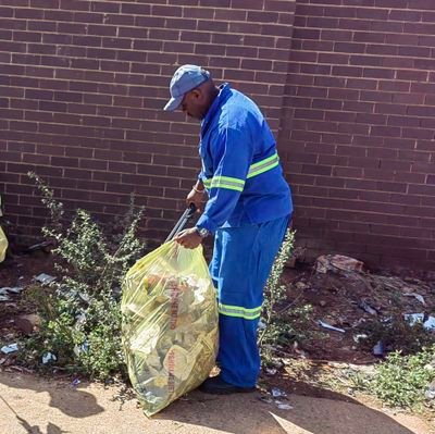 kenneny838's profile picture. 