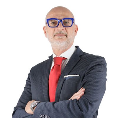 Consulente d'Azienda Economista, appassionato di mo e auto storiche sportive