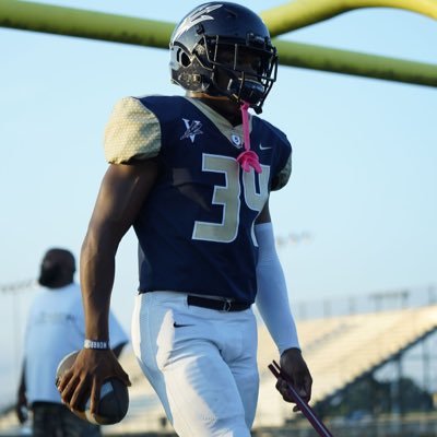 @varinafootball @varinawrestling//class of 26’// 5’11 170 lbs// de,lb// 3.8 gpa//phone number 804-721-6418// email kennethjohnson4141@gmail.com