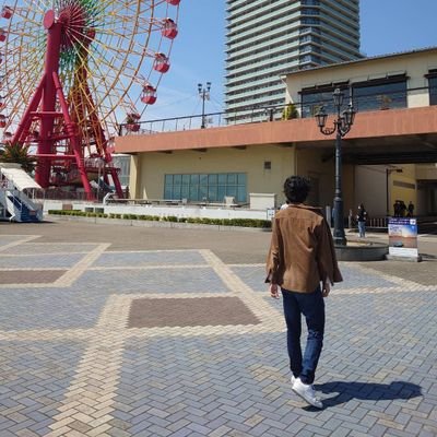 中大 184cm ぼっち
座右の銘→友達作りたいなら自分から話しかけるな
ぼっちに積極性は無い、フォロバは必ずします