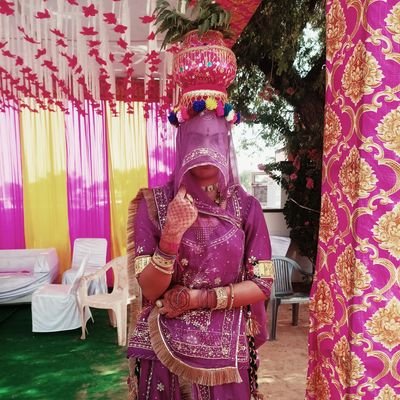 Pari_Choudhary9's profile picture. ये दिल पैसा शौहरत नहीं चाहता है ➽☝️
ये चाहता है तो बस ➽😍
अपनी धुन में नाचना ➽💃

Love my Self 🥰