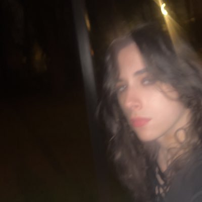 itneedsanewrug's profile picture. ahhhh