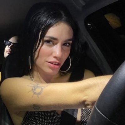 iKISSINGMYNECK's profile picture. anna kendricks personal trashcan