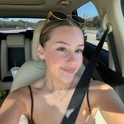 charlotterist's profile picture. 