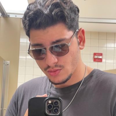 Beratzaf's profile picture. d1 mamas boy