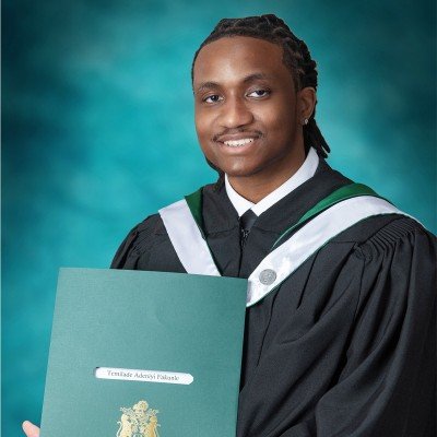 TFakunle101's profile picture. Helping businesses grow and thrive with tailored advertising solutions on X 🚀 | Let's connect using the my calendar link📩