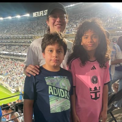 B14Reyes's profile picture. Siempre de la Mano de Dios,haciendo su voluntad y no la Mía.🇸🇻🇺🇸