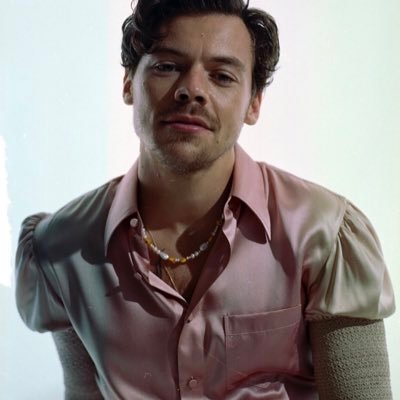 tmesis___'s profile picture. I rise before the sun, screw circadian rhythm.