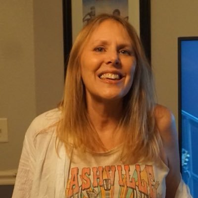 mom, wife, LCSW, psychotherapist, Democrat, photographer, vegan, #deadhead DemCast Captain, OneV1, wtpBlue Field Team 6 StandWithUkraine LGBTQ+ ally