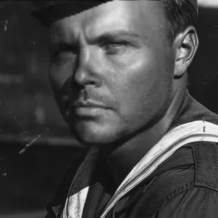 AAndolini2's profile picture. Lebeman & vivör! Flottist. Afghanistanveteran. Socialt arbete. Jagar & fiskar. Varannanveckasfarsa. Omvärldsfascinerad.
