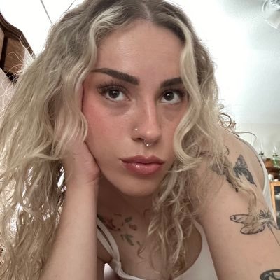 HaleyyMaxwell's profile picture. peace & blessings