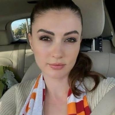 seliniiste's profile picture. 💜