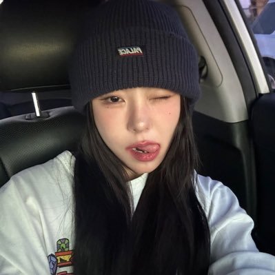 ot6 (g)i-dle (09.11.22) | ot4 mamamoo (02.12.23)| ot8 bini | ia kasi na sa bini stan acc naka tambay