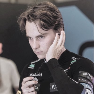 ST48F1GHT's profile picture. ⠀        ⠀