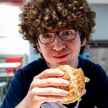 DENNISKELVINMBU's profile picture. Innovating the business landscape, one idea at a time 🌐💡