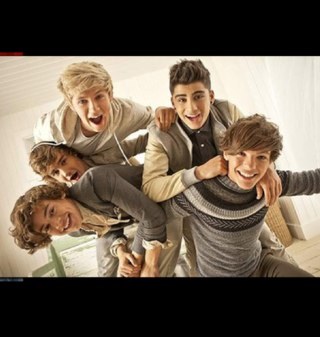 mindlessbieber7's profile picture. im not the pretiest person but i keep ma head up!!! I love one direction baby!!!!