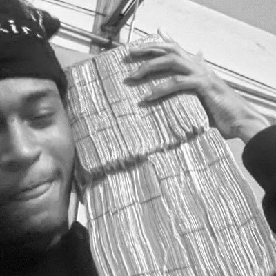 Official_pimpit's profile picture. 864🖤