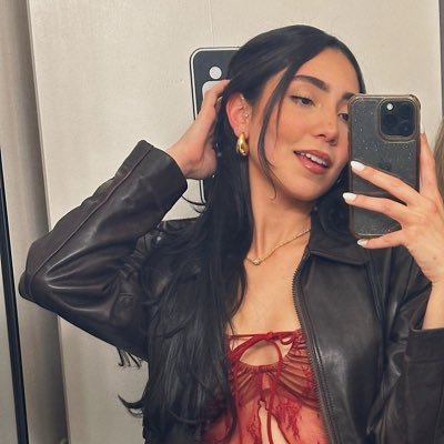 when you start to believe in magic, magic starts to believe in you🍒