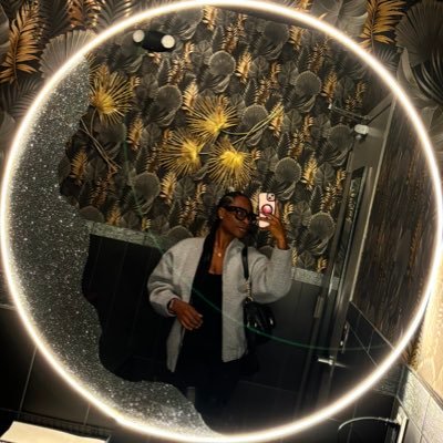 jjameaa's profile picture. 24. | 🏳️‍🌈 | be you. do you. for you.