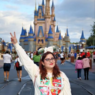 Swiftie 👑
Bookworm📚
Journalist 🗞
Movies 🎬
Insta: @sofiamadero95
