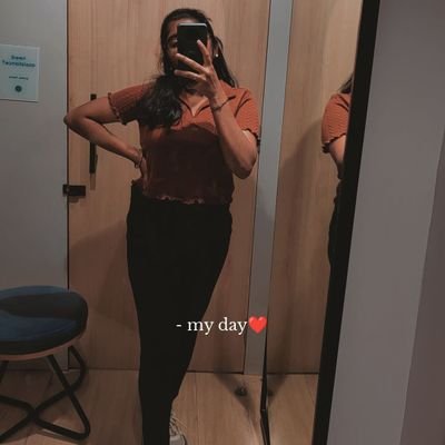 Born to vibe, not to impress.
Too glam to give a damn 🥱
I am unapologetically me
