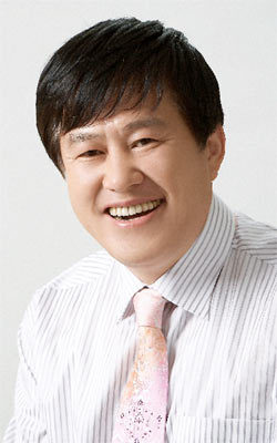 hmohoh's profile picture. 민주평통자문회의상임위원.농림부 스마일운동 자문위원, 대전시태권도협회장,충청대학부교수,한민대부총장,충북대초빙교수,세계태권도축제사무총장등 (역).
(현)시민인권연맹총재,kbs제1R92.1고정페널,국제무예올림피아드(IMAO)총재,국기원특별위원회대외협력위원장,WATC세계태권도문화원장등