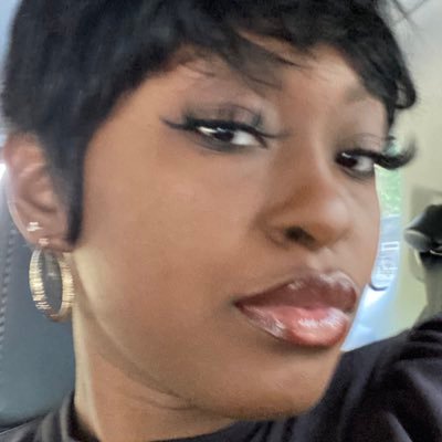 debrathafinessa's profile picture. Designer @CHALEURSWIMWEAR