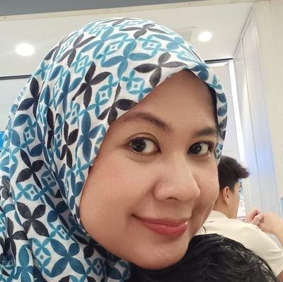 Aida_HarunRamli's profile picture. Penterjemah dan Penyunting. Pencinta kosa kata. Pendamba persahabatan. Bibliofil. Coffeeholic.