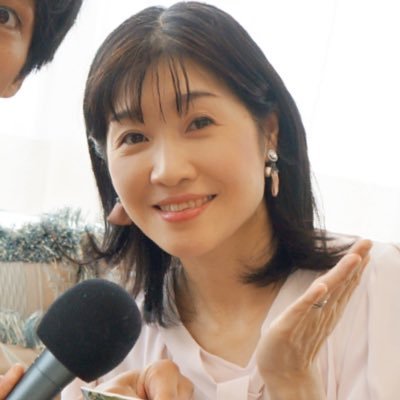 🌹宝塚市在住🌹マナー・声・装いで魅力的な外見と印象を作る専門家✨ナレーション・司会・影アナウンス🎤同志社大卒👩🎓元お天気キャスター🌞元球団マスコットガール⚾️趣味:ピアノ・紅茶・韓国ドラマ👩高1男子の母👦🏻2025.6乳がん全摘済🎀