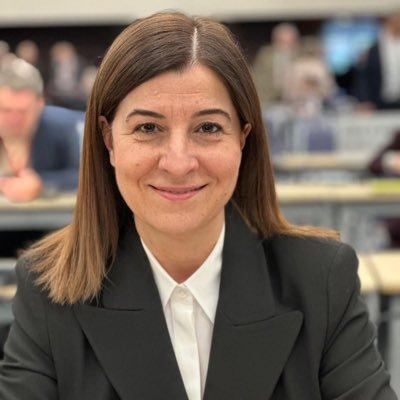 Mülkiye• Michigan State•Virginia Tech Ph.D Ekonomi• Edirne Milletvekili•NATO Parlamenter Asamblesi Üyesi•TBMM KİT Komisyonu Üyesi•Arnavutluk Dostluk Grubu Bşk