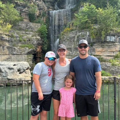 rstewart1020's profile picture. 