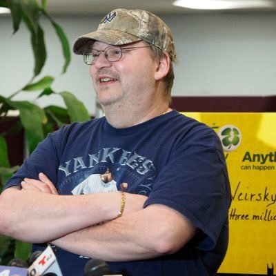 Mega millions jackpot winner Michael J Weirsky,jackpot winner of $273millions giving away $50,000 to my first 2k followers be a winner today GOODLUCK