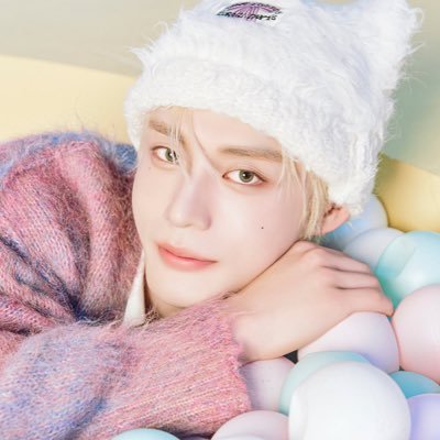 Live Well, Love Much, Laugh Often. 봇/BOT/멤놀/Fan Account of ZEROBASEONE KIM JIWOONG. Not real KIM JIWOONG. Real one @nest_kimjiwoong.
