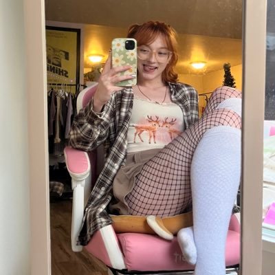 lavendermulder's profile picture. ur nerdy gf