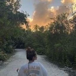 SeartioT0fHz8I's profile picture. 