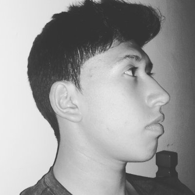 Me gusta la pizza, los videojuegos y el cine :D
Videos completos de mi perfil en mi canal de Youtube.