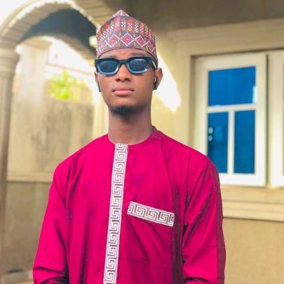 MLafiyafullo's profile picture. muslim⭐/Nigerian 🇳🇬/student/northerner/future pharmacist inshaa'Allah.
    Allah is one