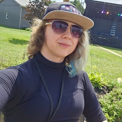 Trans and thriving! 🌈💖 Proudly me, every day. 💪