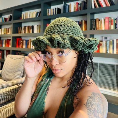 🎙️Host of “The Hotwife Podcast” | Irl / virtual Slutwife 🌸 Kink Educator & Herbalist | 👑💍@jay_bangher | bu @mrsbangher