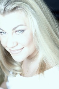 Celebrity #Makeup Artist | President @Bhumibrushes | Global Beauty Masters @globalbty 2016 on #TLC | Denver | NYC |Vegas |