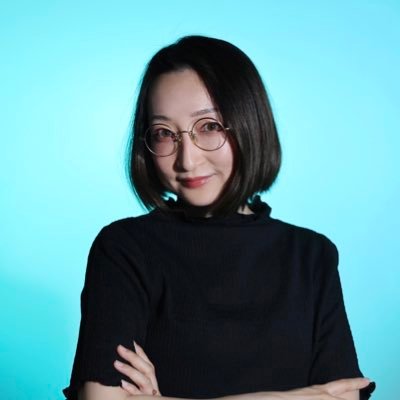 作詞家/実在系アイドル「RealRomantic」プロデューサー/少女時代『GENIE』『Gee』日本語訳詞/『結城友奈は勇者である』シリーズ作詞/『少女☆歌劇 レヴュースタァライト』シリーズ作詞/produce101japan season1,2,3 シグナルソング作詞