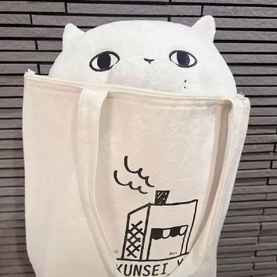 huangfullmoon's profile picture. NEVER TOO OLD TO LEARN