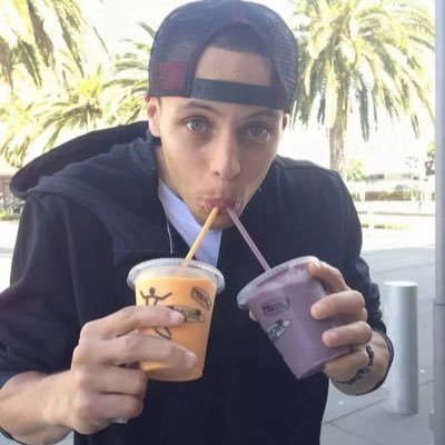 kitttt_07's profile picture. 何事秋风悲画扇