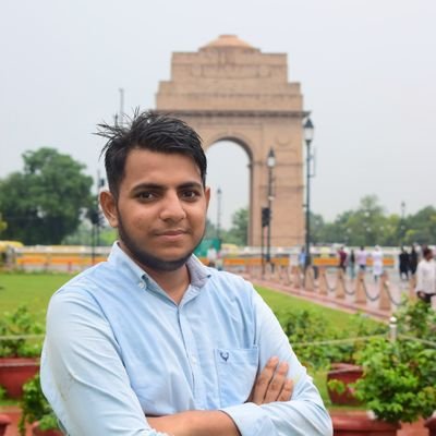 लड़ाई हक़ की है,
तो पीछे कैसे हटें?
हम पहले भी आगे थे, आज भी अगली कतार में हैं। छात्र नेता
वीर कुँवर सिंह विश्वविद्यालय आरा ( भोजपुर )