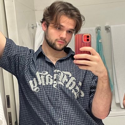 pedroitsmey's profile picture. Pouco pra escrever, mas sou um apaixonado pela arte, pelos amigos e pela vida