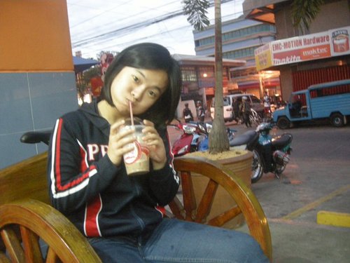 Chineyes_marga's profile picture. Everyday is a good day. :)