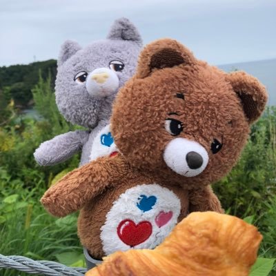CLUB_MOON's profile picture. 喋って食べるぬいぐるみ２体